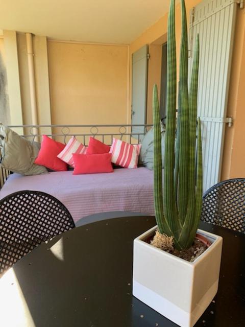 Appartement Cosy Avec Climatisation Reversible Golf De Saumane Екстер'єр фото