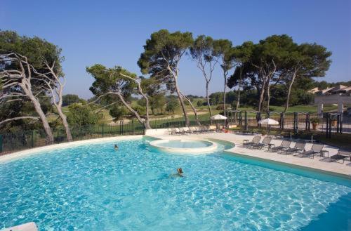 Appartement Cosy Avec Climatisation Reversible Golf De Saumane Екстер'єр фото